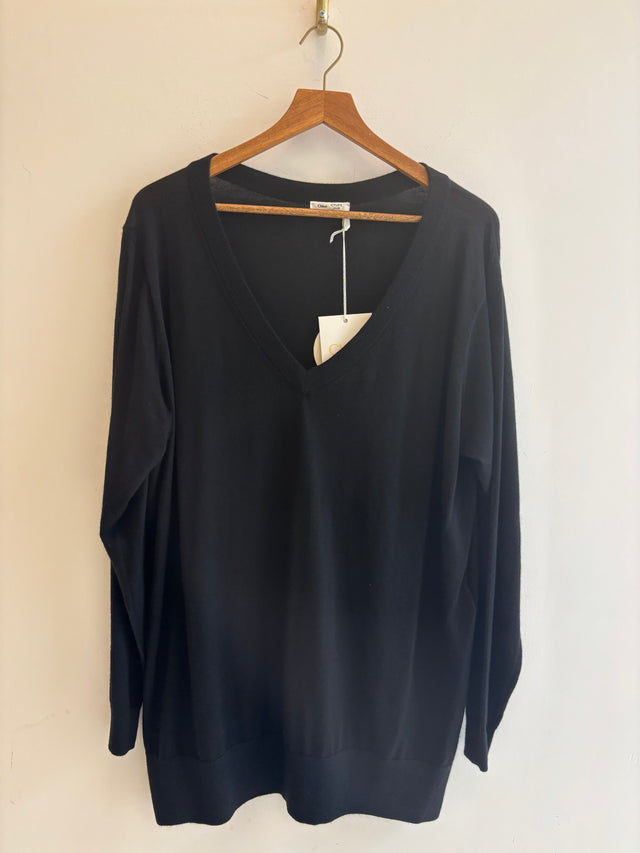 Chloe x Atelier Jolie - V-Neck Sweater